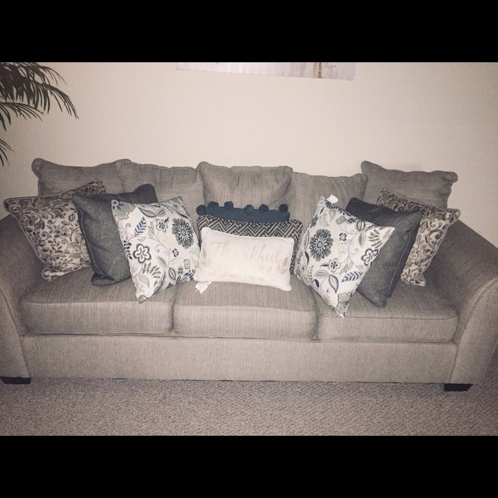 Furniture - Picture 4 of 4
